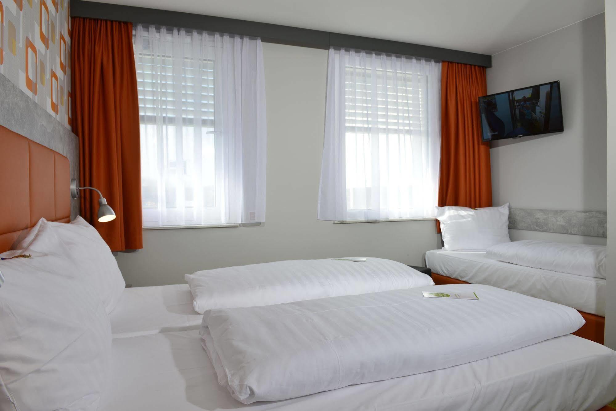 Sleepysleepy Hotel Giessen Linden  Esterno foto